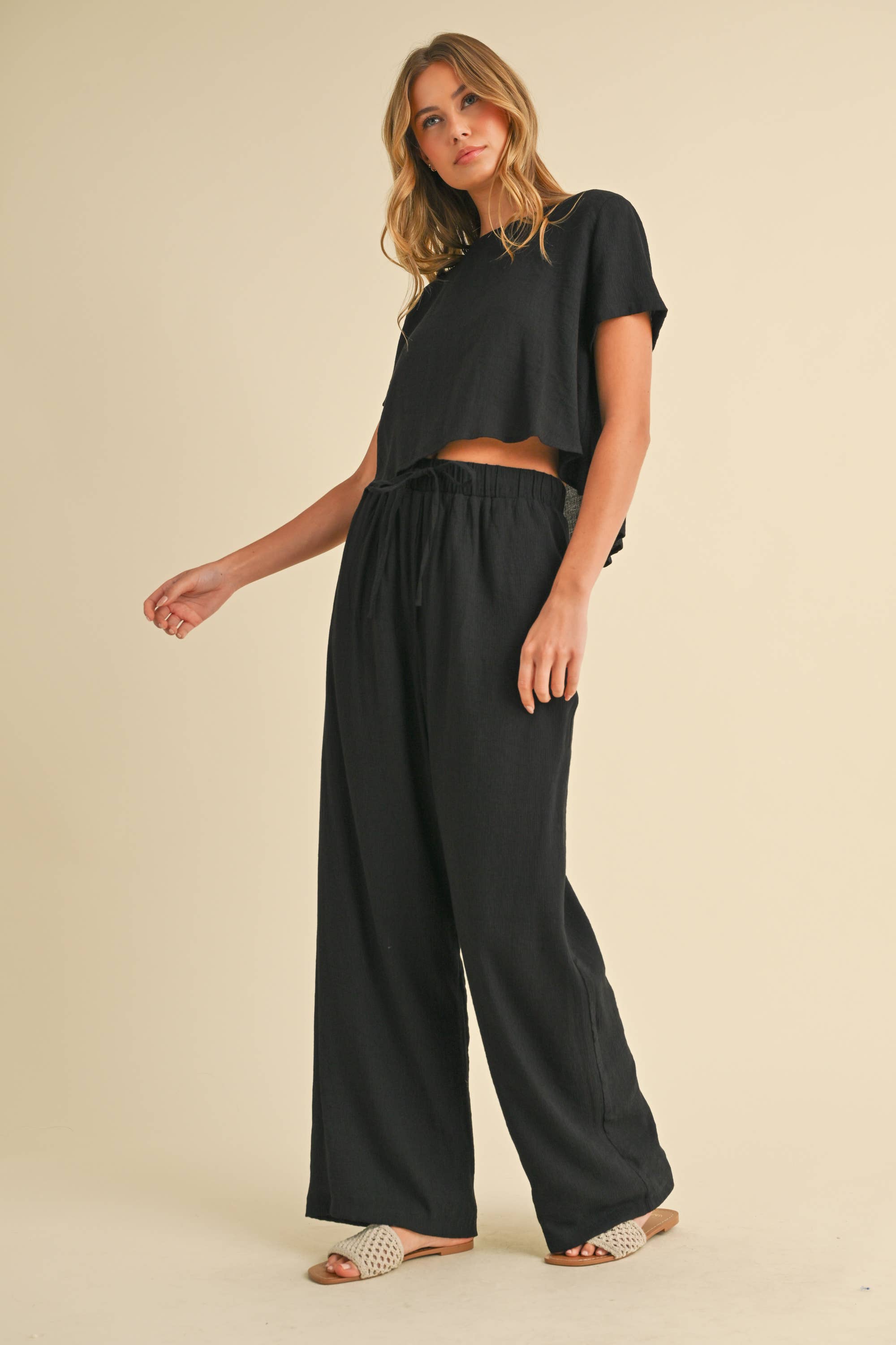 GAUZE SHORT SLEEVE CROP TOP AND STRAIGHT PANTS SET: Beige