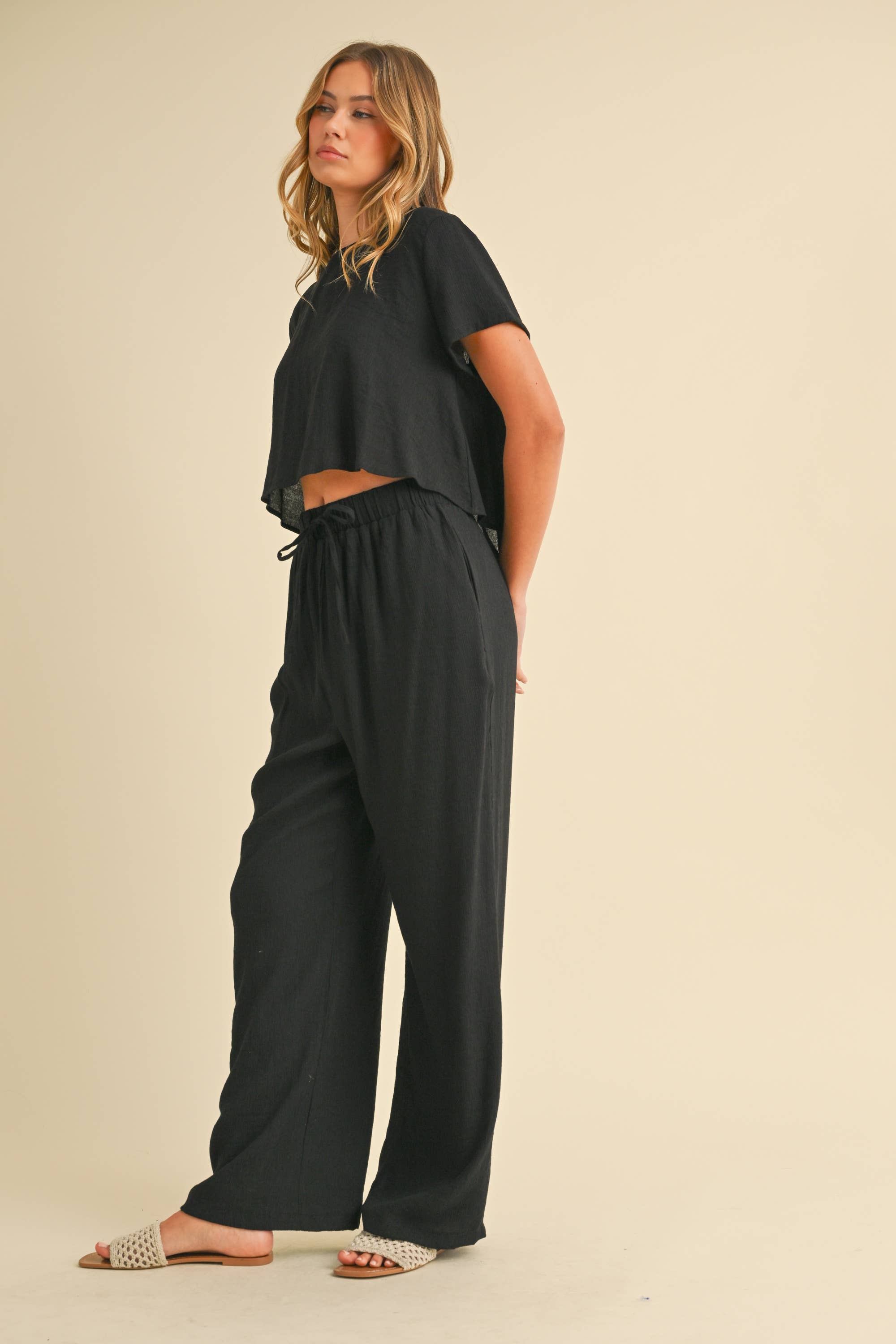 GAUZE SHORT SLEEVE CROP TOP AND STRAIGHT PANTS SET: Beige