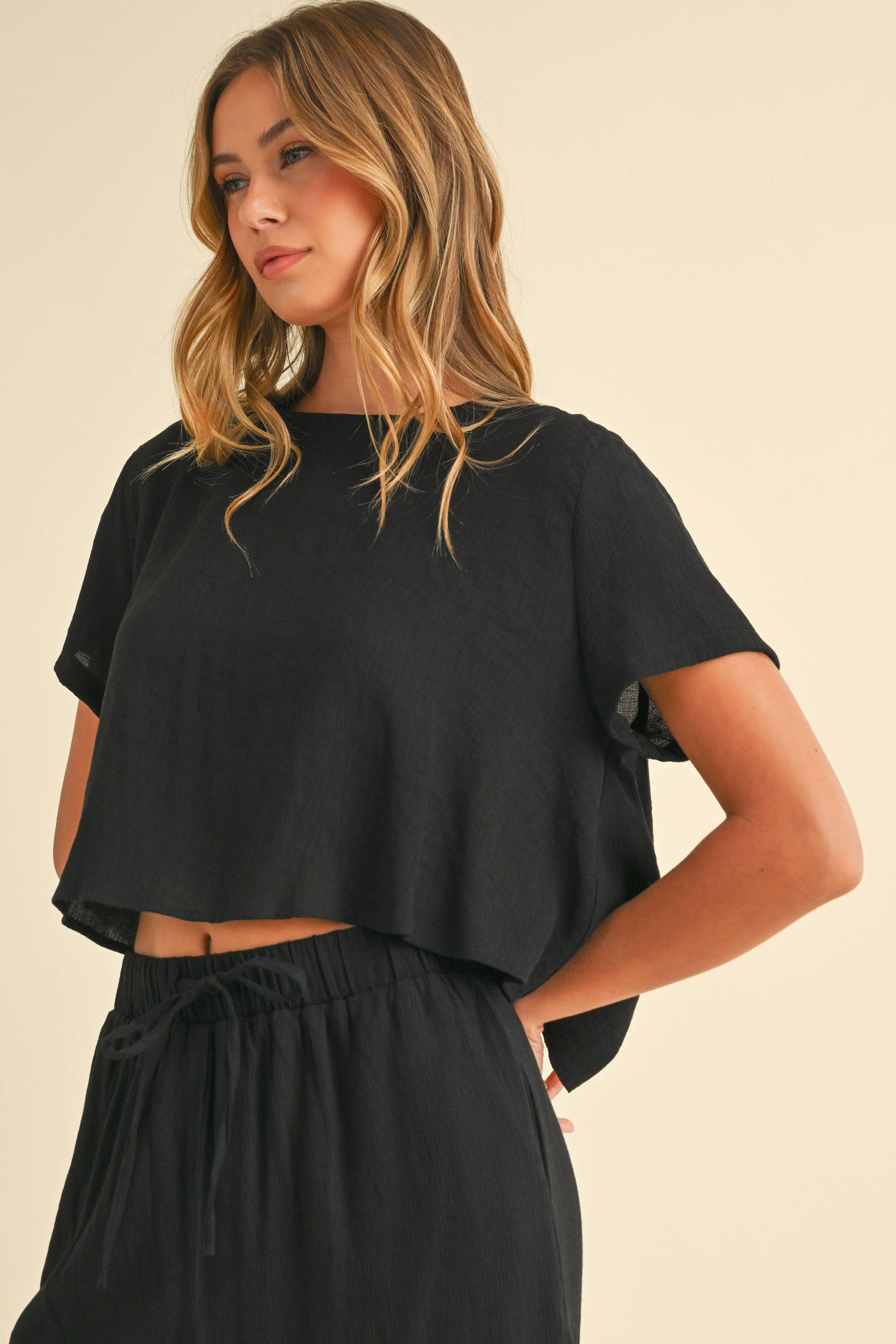 GAUZE SHORT SLEEVE CROP TOP AND STRAIGHT PANTS SET: Beige