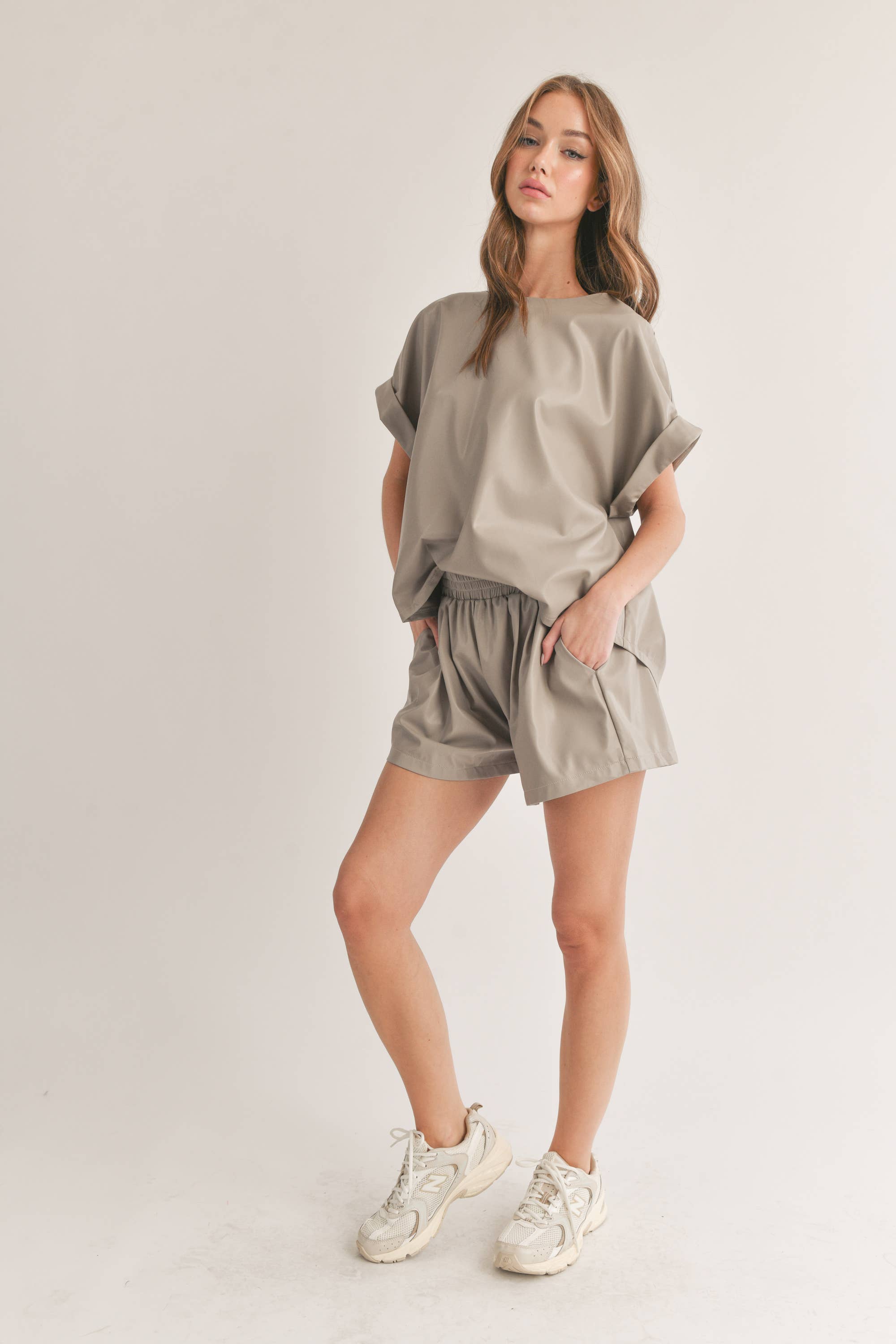 RELAXED FIT TOP AND SHORTS(W/ POCKET) TWO PIECE SET : TAUPE