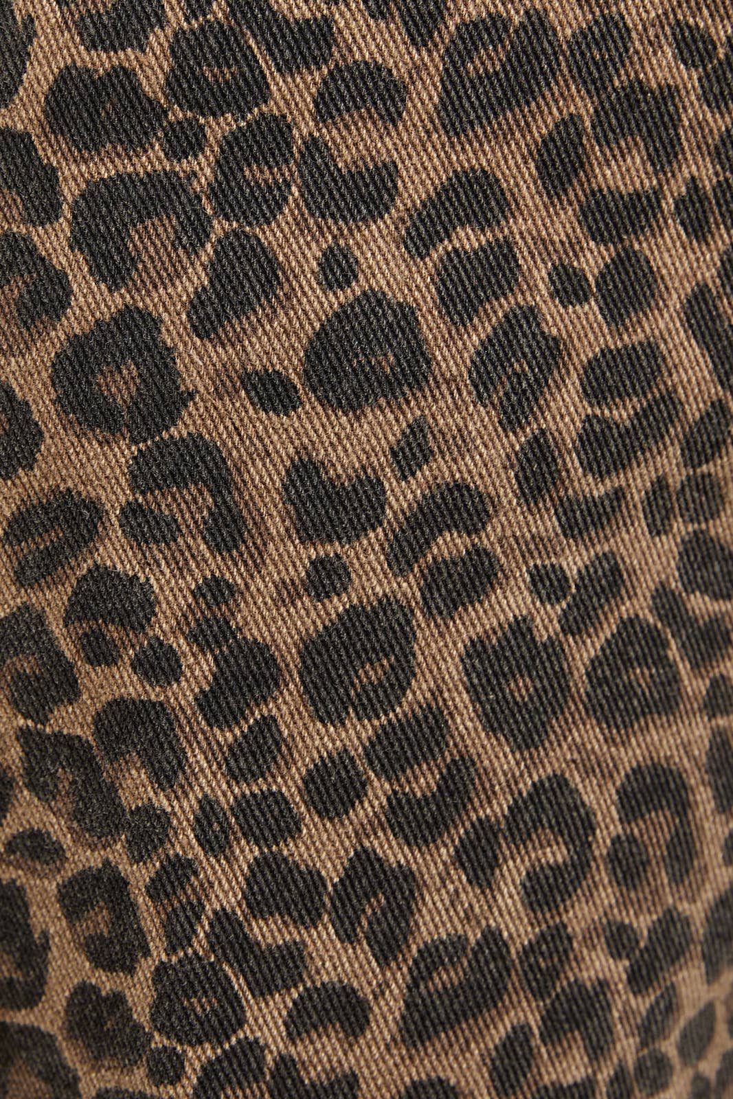 MID-RISE LEOPARD PRINT BOYFRIEND JEANS: BROWN-BLACK LEOPARD