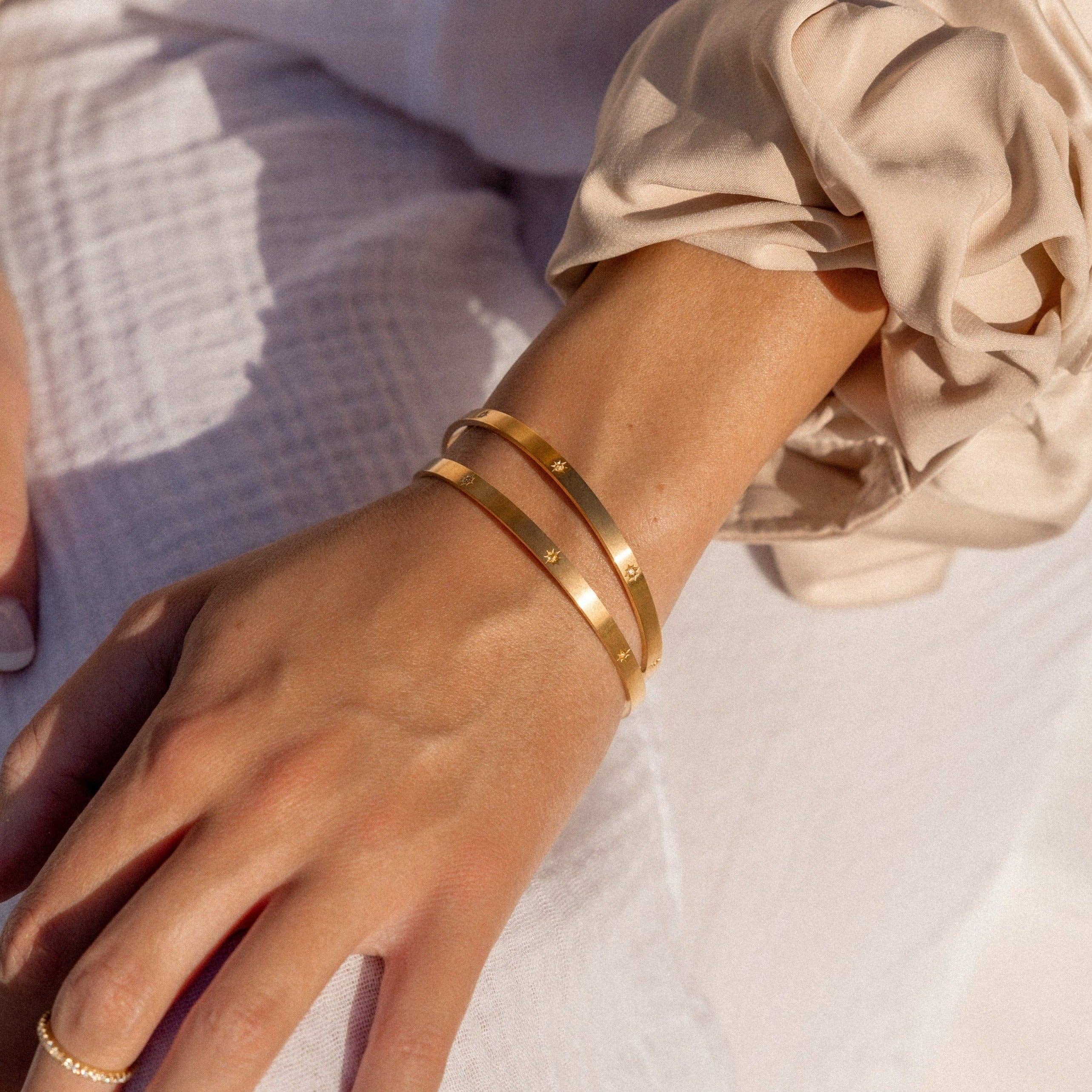 Lucent Bangle: Gold / 2.5 in