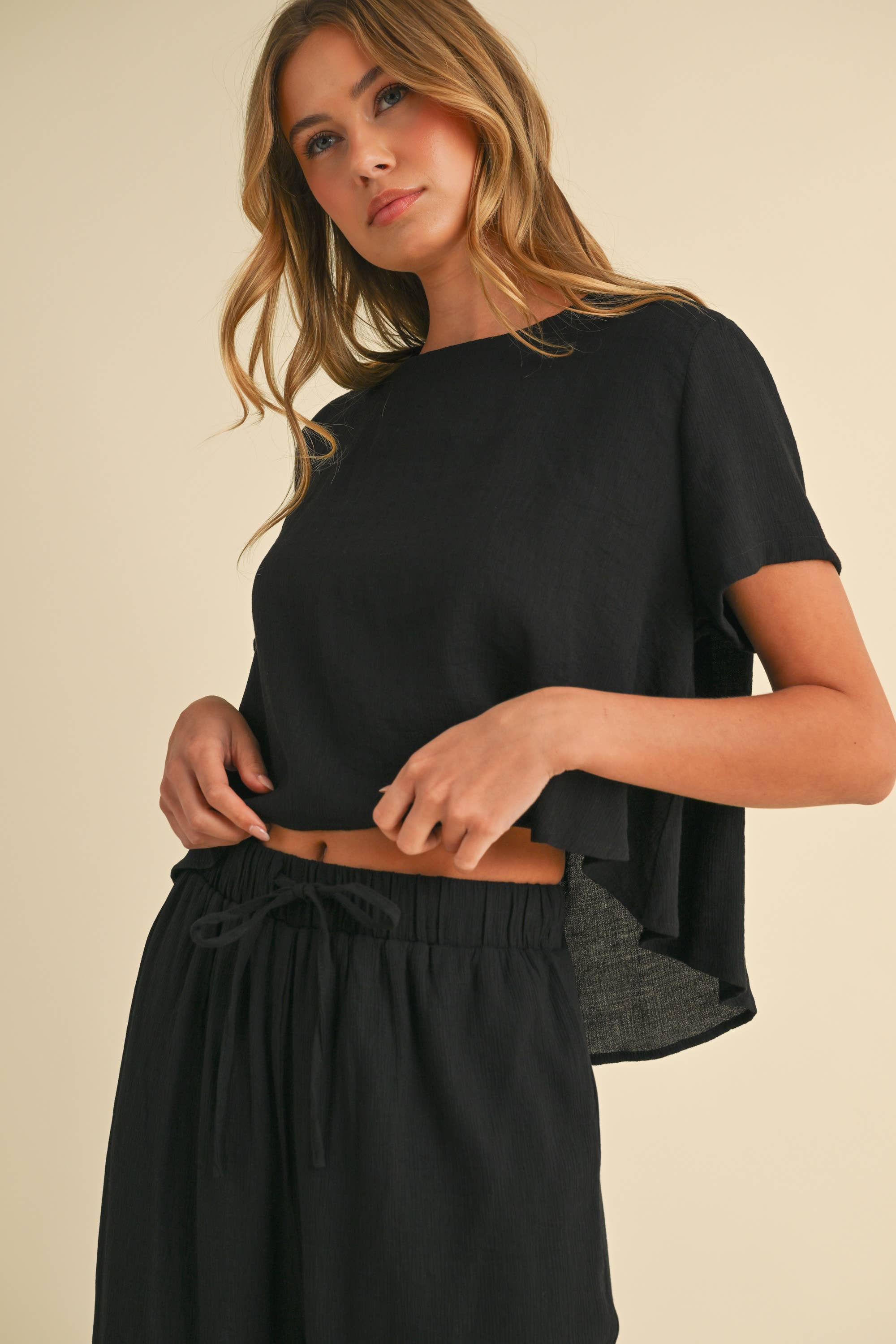 GAUZE SHORT SLEEVE CROP TOP AND STRAIGHT PANTS SET: Beige