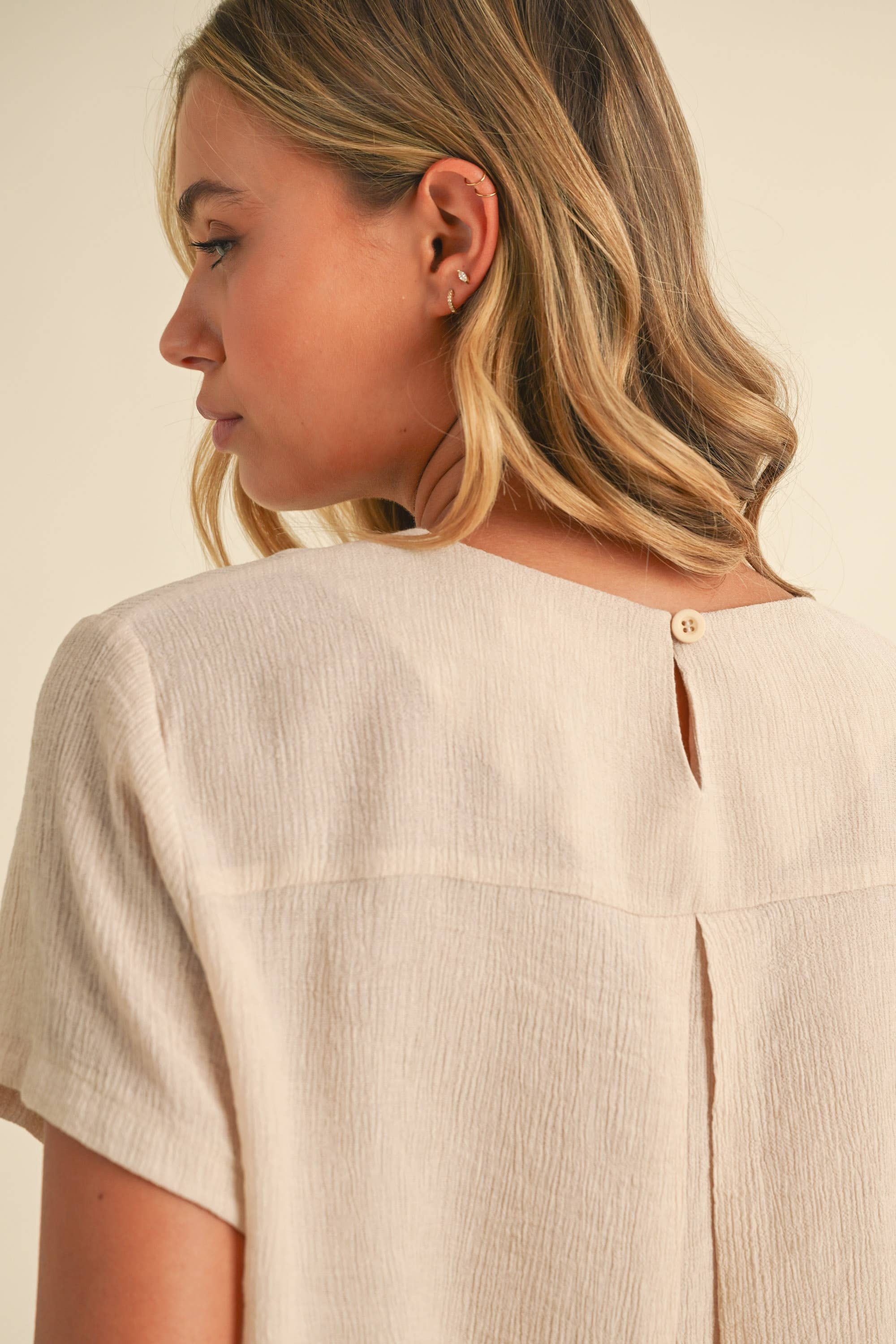 GAUZE SHORT SLEEVE CROP TOP AND STRAIGHT PANTS SET: Beige