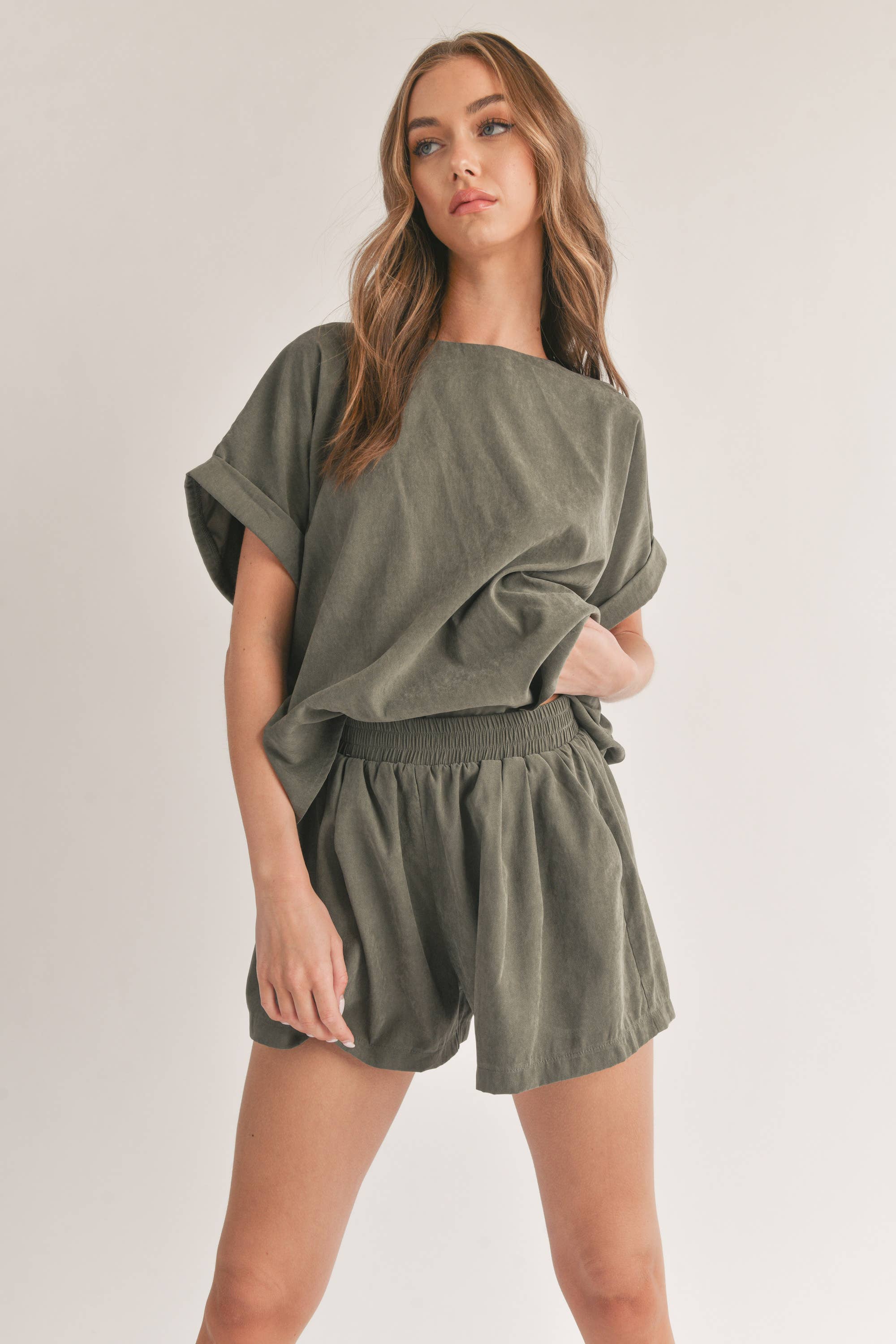 RELAXED FIT TOP AND SHORTS(W/ POCKET) TWO PIECE SET : OLIVE