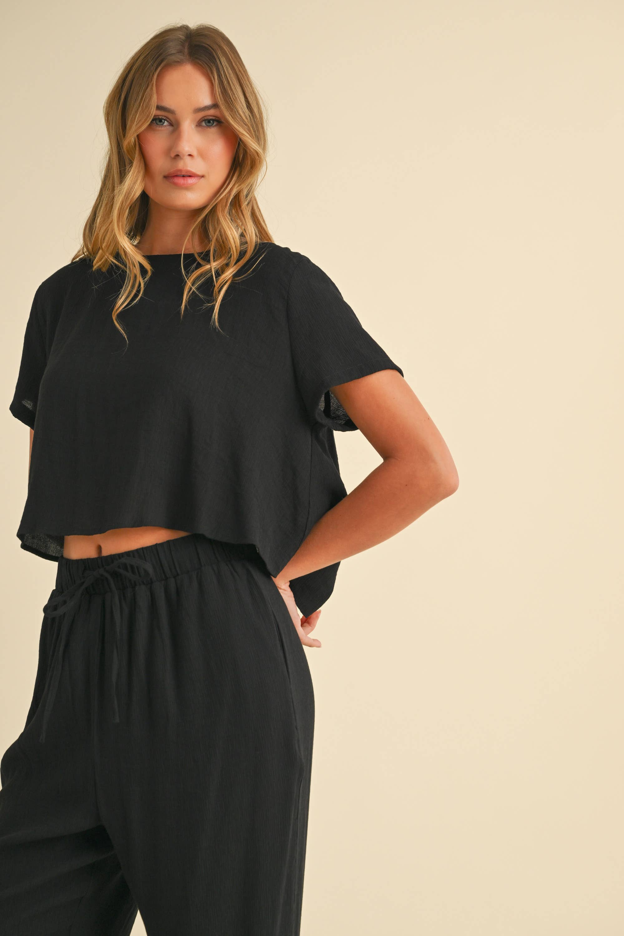 GAUZE SHORT SLEEVE CROP TOP AND STRAIGHT PANTS SET: Beige