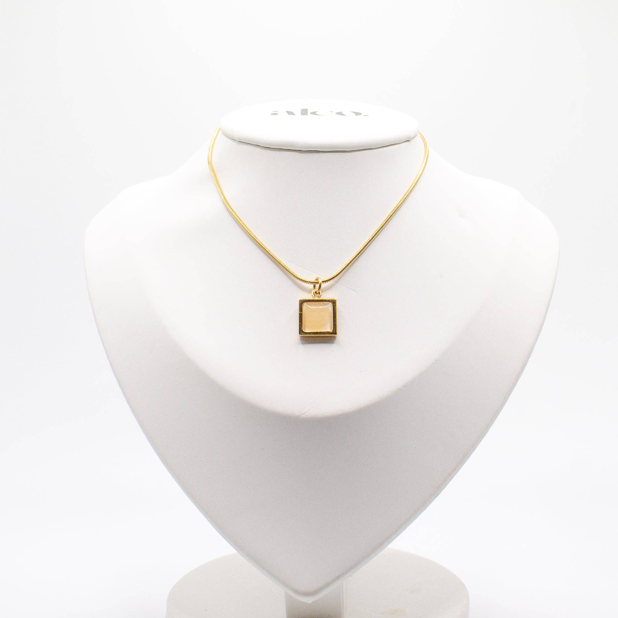Grounded Necklace: Gold