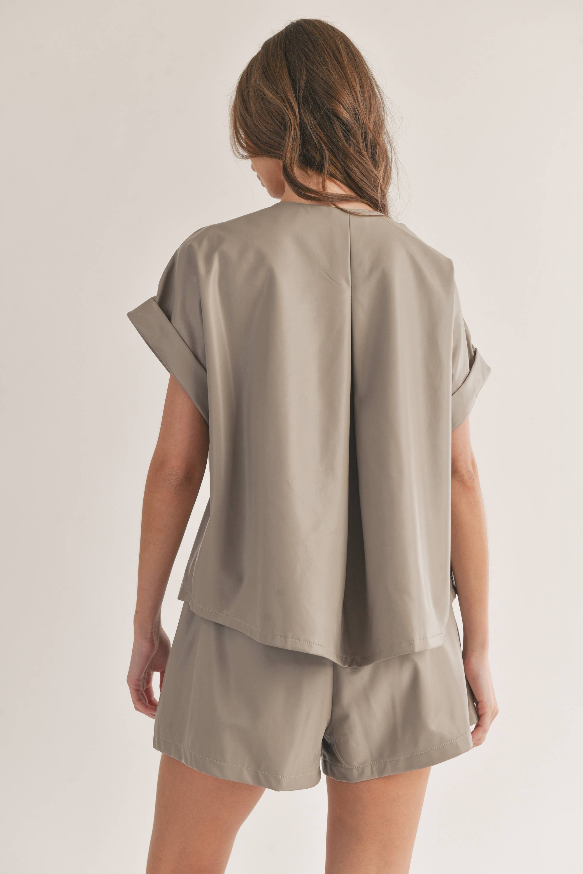 RELAXED FIT TOP AND SHORTS(W/ POCKET) TWO PIECE SET : TAUPE