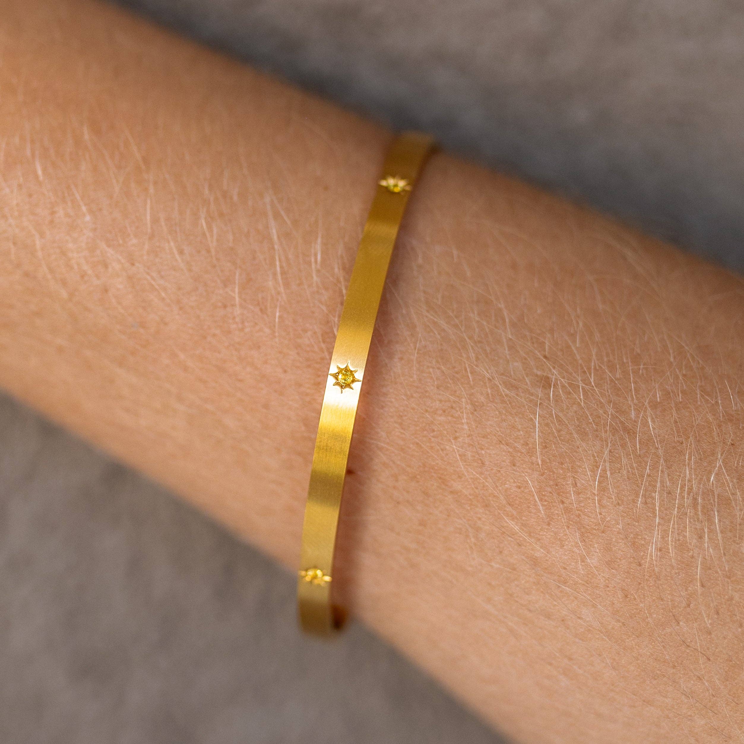 Lucent Bangle: Gold / 2.5 in