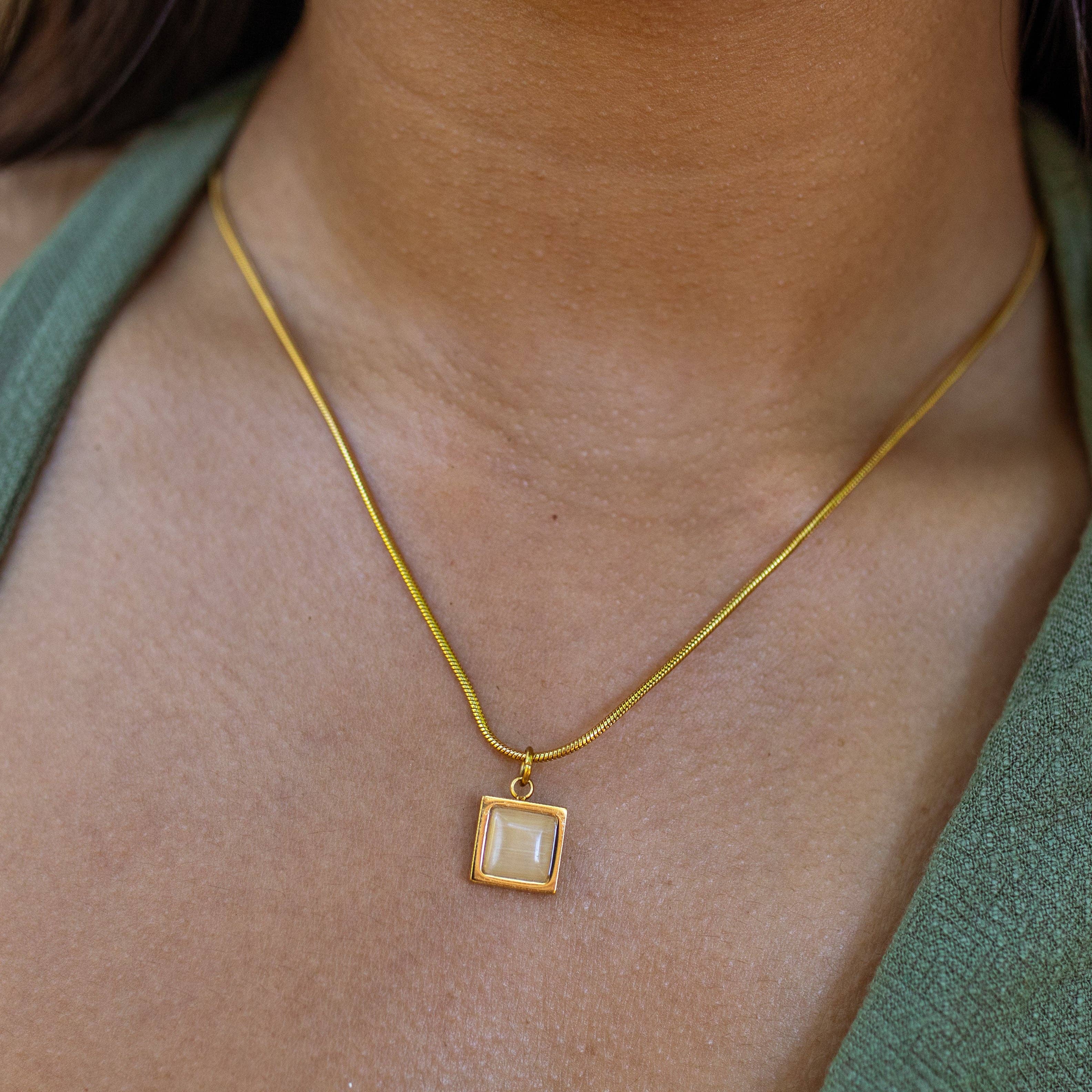 Grounded Necklace: Gold