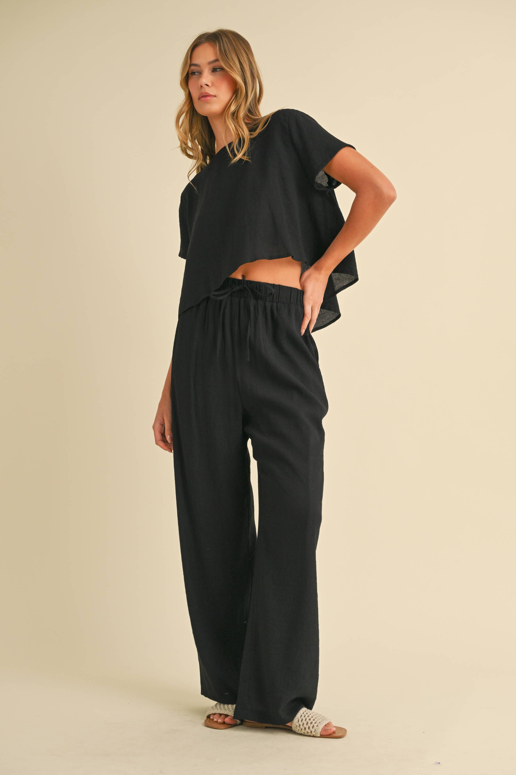 GAUZE SHORT SLEEVE CROP TOP AND STRAIGHT PANTS SET: Beige