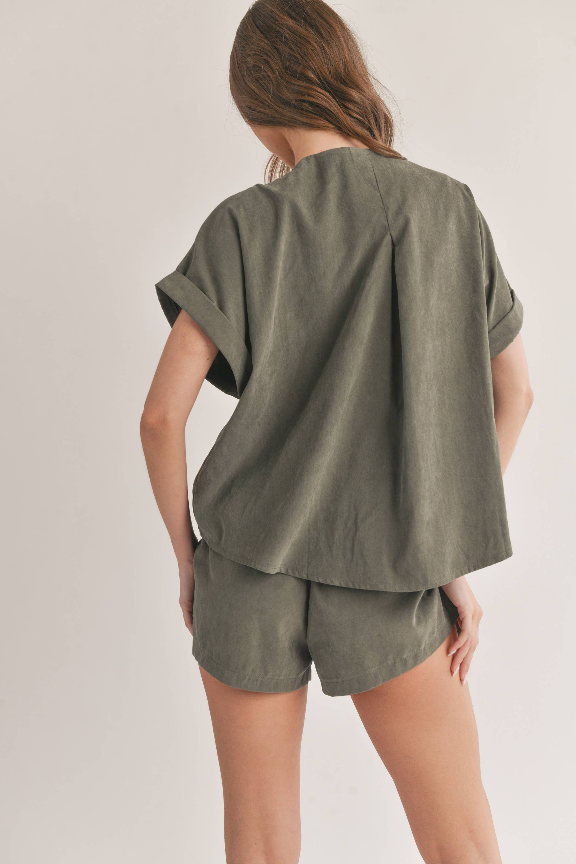 RELAXED FIT TOP AND SHORTS(W/ POCKET) TWO PIECE SET : OLIVE