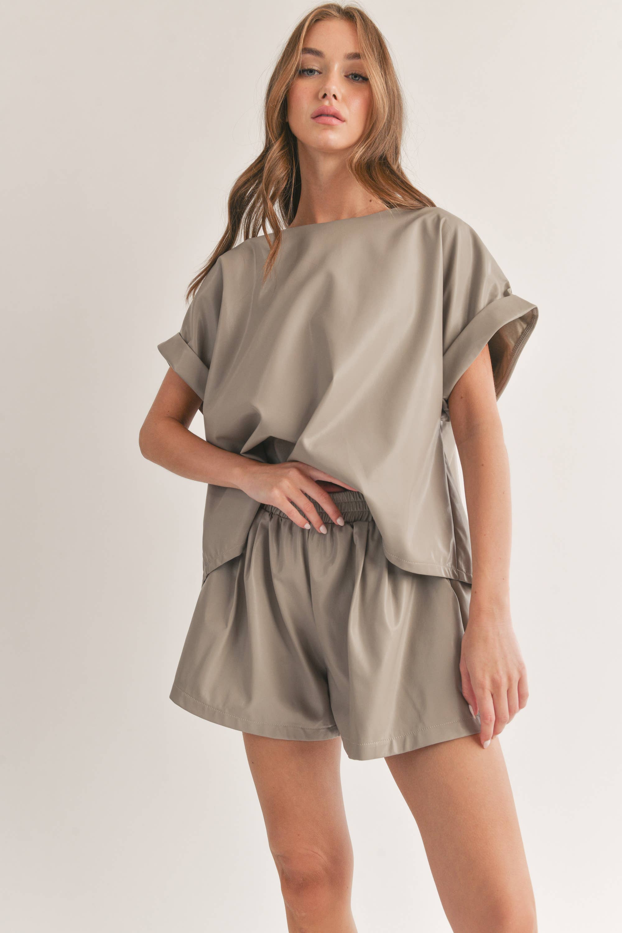 RELAXED FIT TOP AND SHORTS(W/ POCKET) TWO PIECE SET : TAUPE