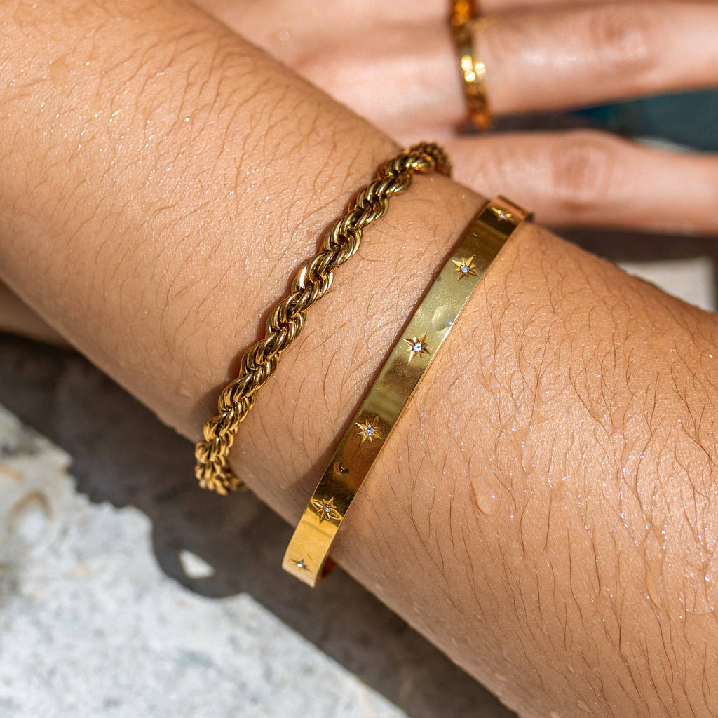 Lucent Bangle: Gold / 2.5 in
